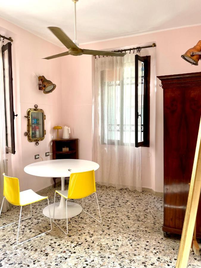 Venetian Pink Apartment In Dorsoduro Extérieur photo