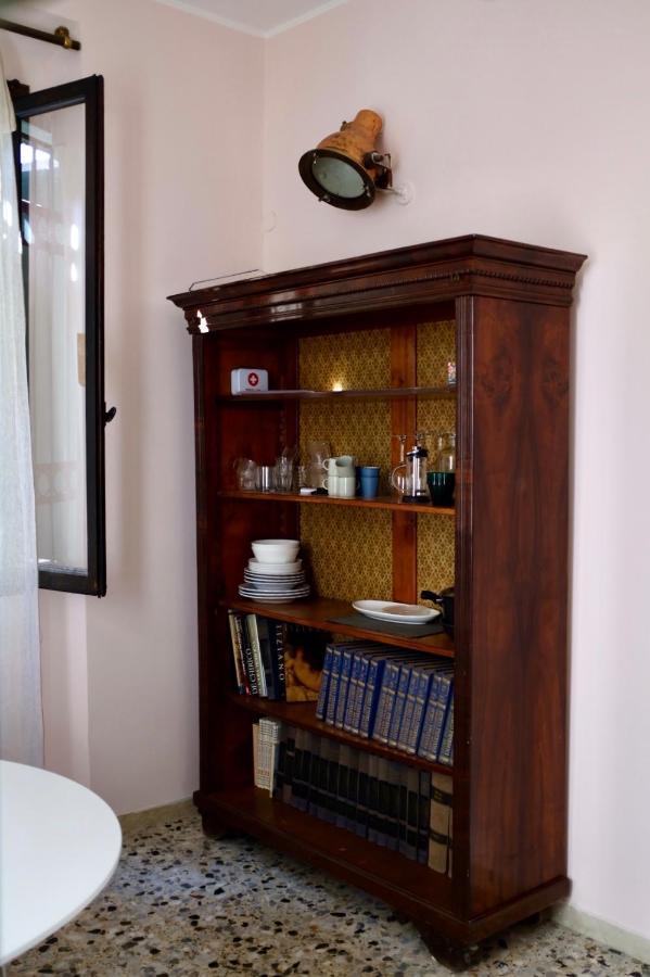 Venetian Pink Apartment In Dorsoduro Extérieur photo